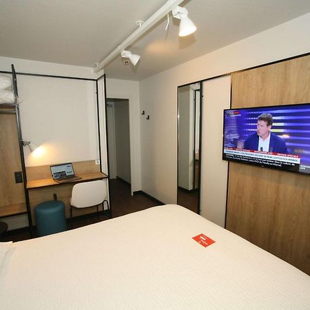 ไอบิส แซ็งโล ลา เชอวาลรี Hotel ภายนอก รูปภาพ