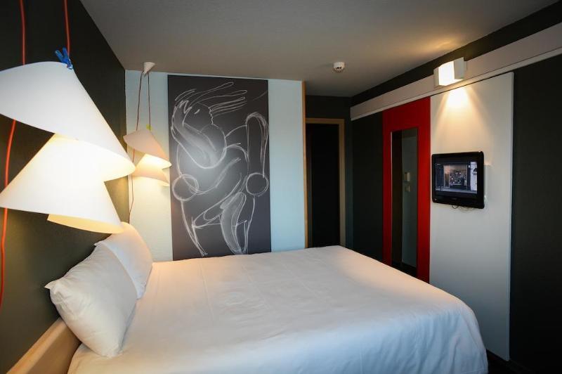 ไอบิส แซ็งโล ลา เชอวาลรี Hotel ภายนอก รูปภาพ